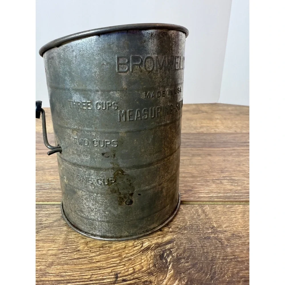 Vintage Bromwells Measuring Sifter 3‎ Cup Flour Sifter Kitchen Baking Tool